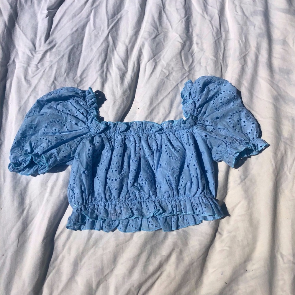 Cute puffy tops